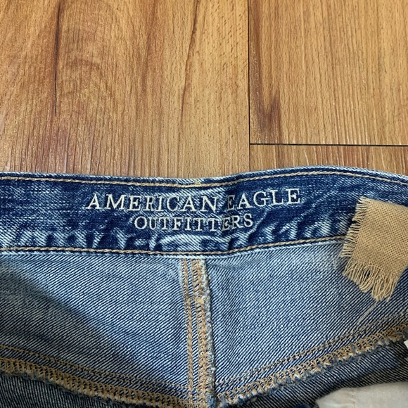 AEO Vintage Hi-Rise Festival Distressed Jean Short - Picture 7 of 13